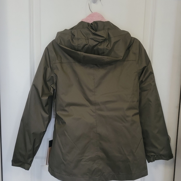 Thenorthface 3 in 1 waterproof Jacket - Picture 2 of 8